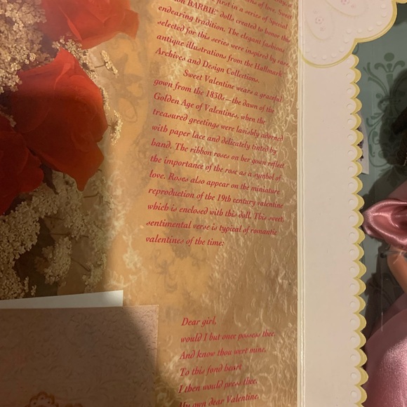 NIB Sweet Valentine Barbie - Picture 8 of 9